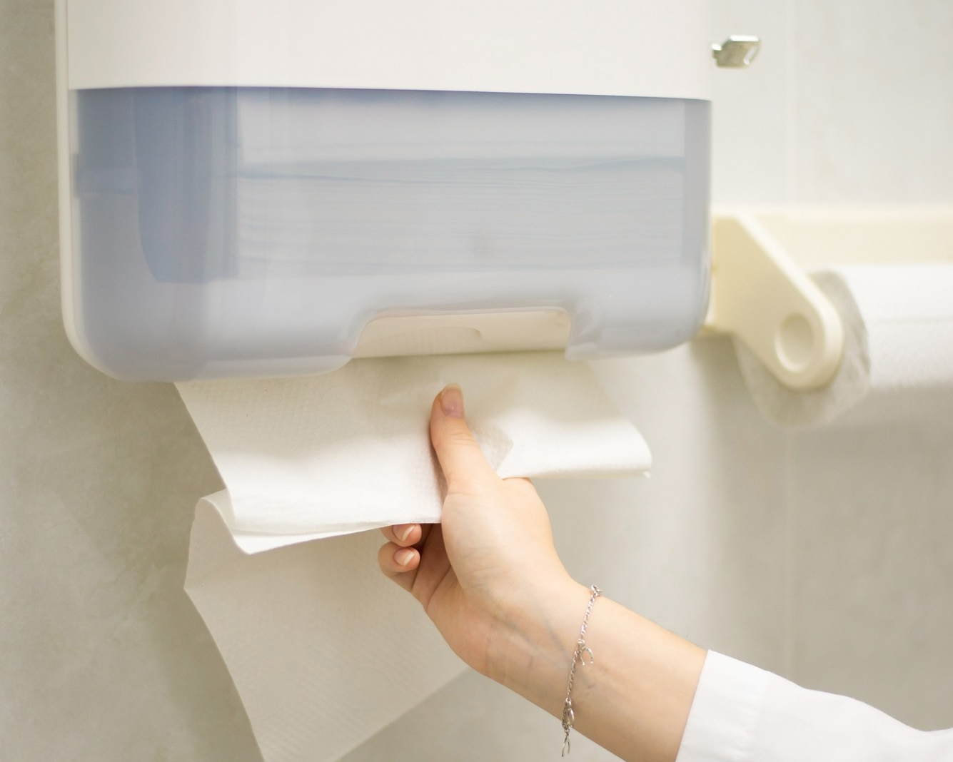 dispenser pentru prosoape pliate